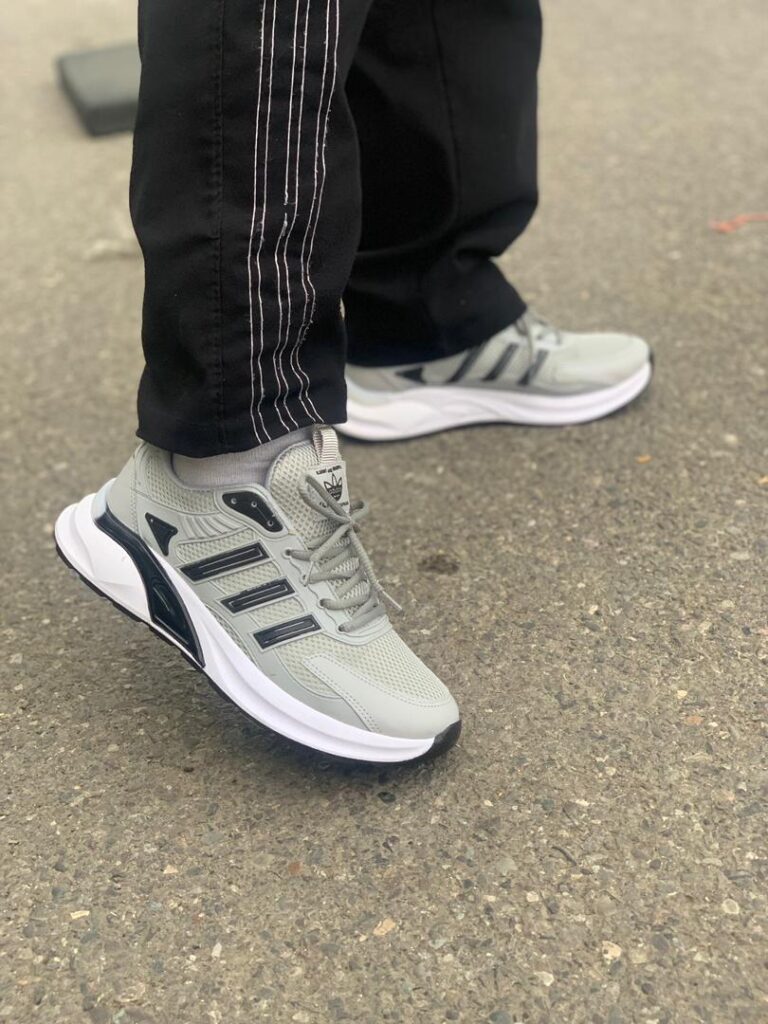 کتونی ادیداس طوسی مشکی عرفان