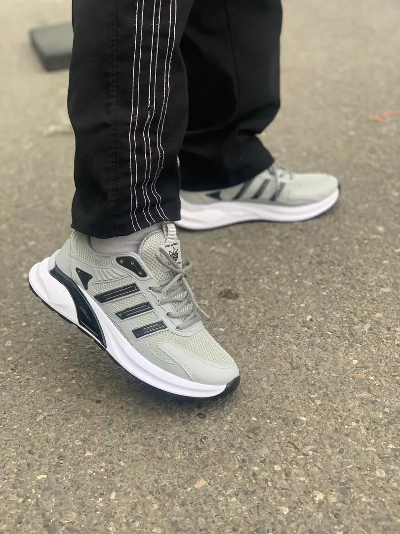 کتونی ادیداس طوسی مشکی عرفان