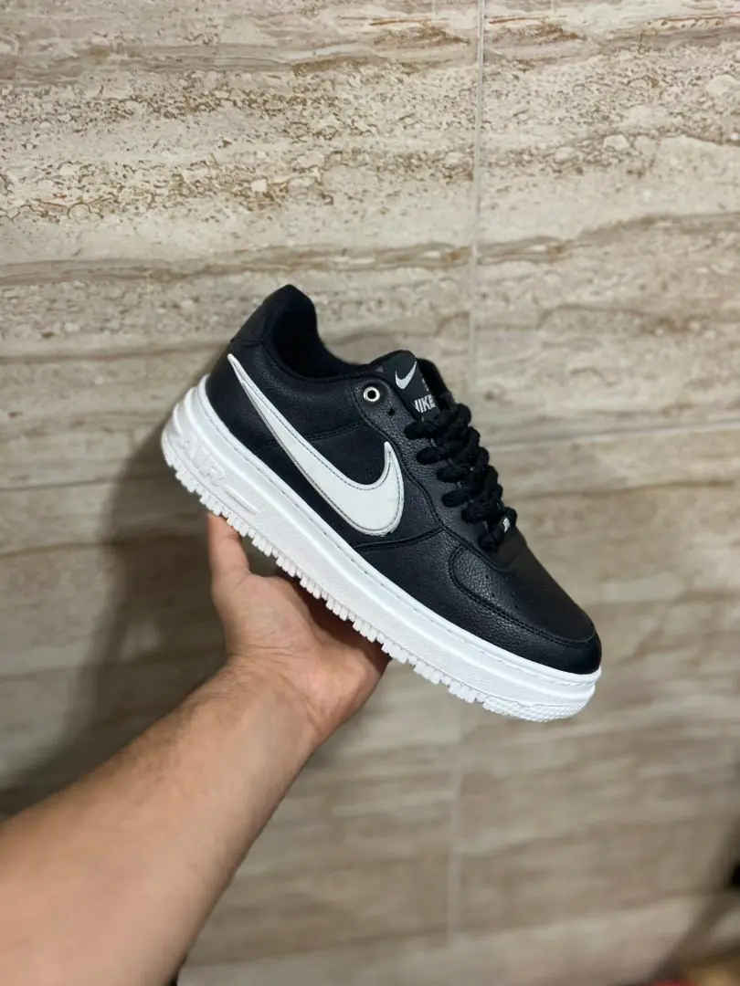 نایک رویه چرم مشکی سفید(۶۰۰) - Image 1