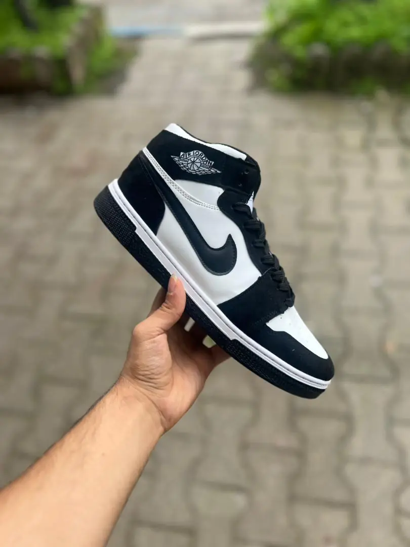 جردن نیم ساق مشکی سفید(۶۱۰) - Image 1