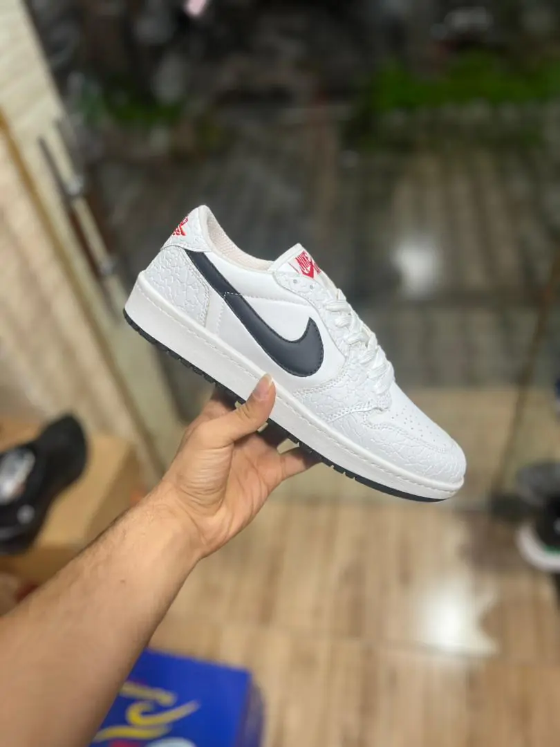 جردن وان دراگ سفید مشکی(۶۰۶) - Image 1